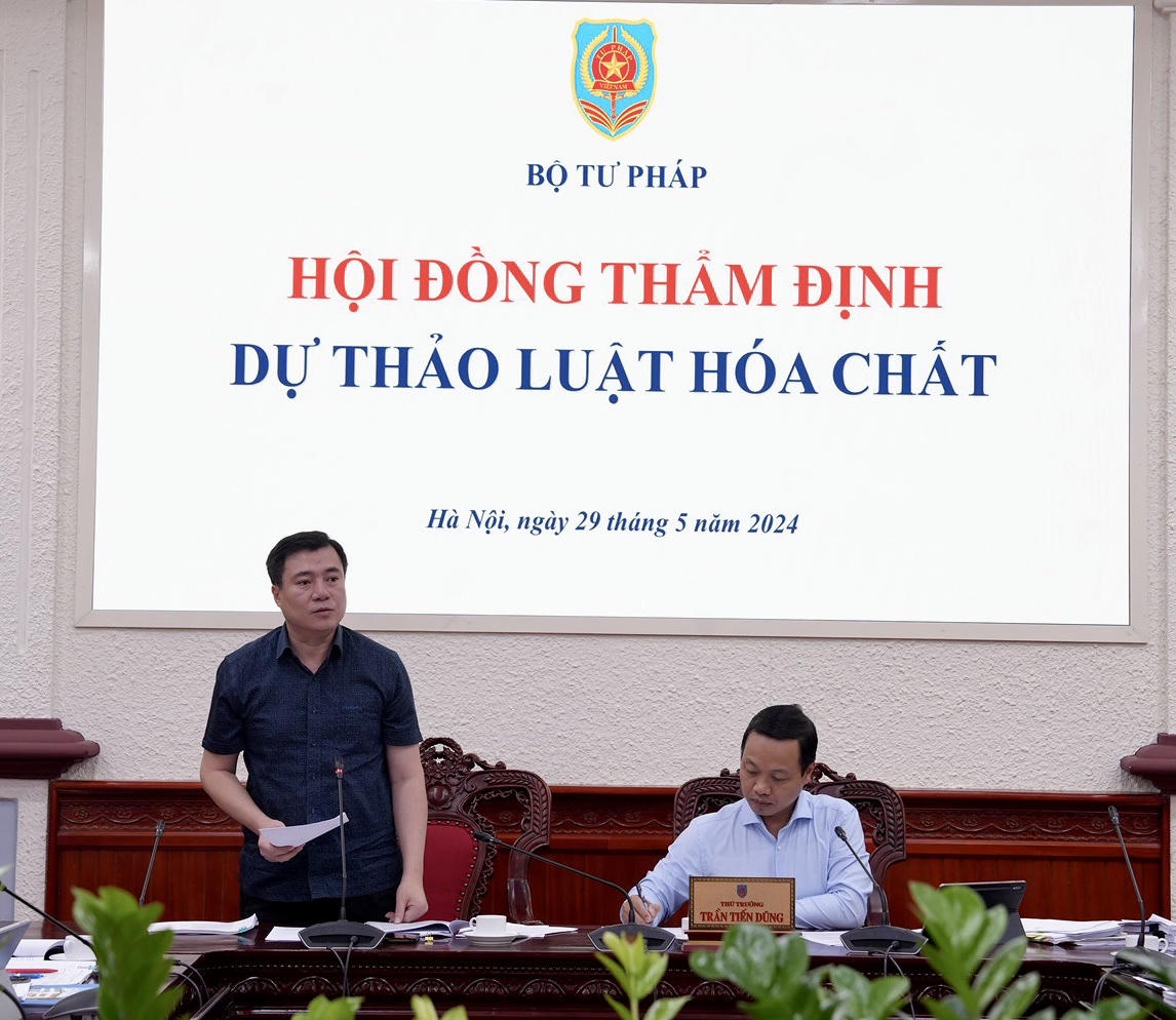 Nâng cao hiệu quả công tác quản lý nhà nước đối với ngành công nghiệp hoá chất