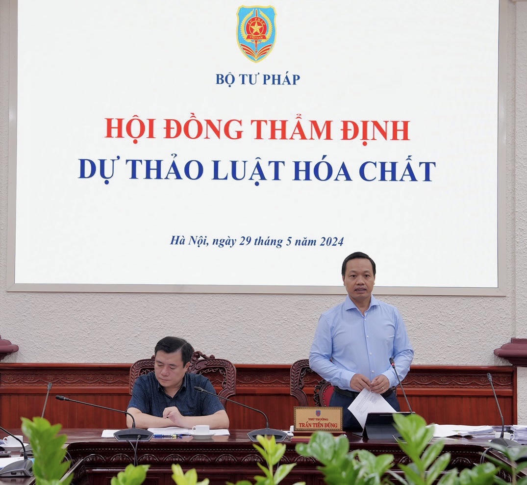 Nâng cao hiệu quả công tác quản lý nhà nước đối với ngành công nghiệp hoá chất