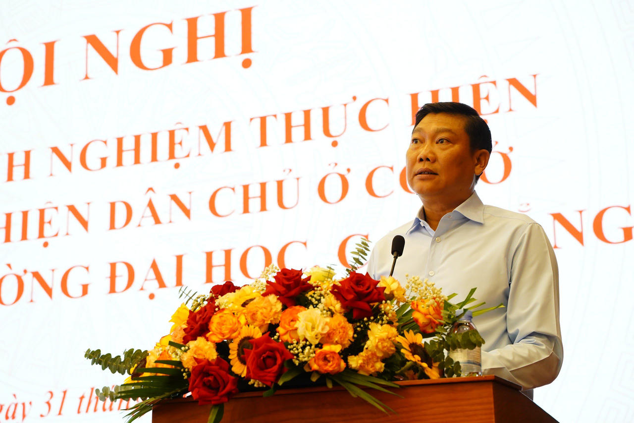 Phát huy dân chủ cơ sở trong các trường đại học, cao đẳng