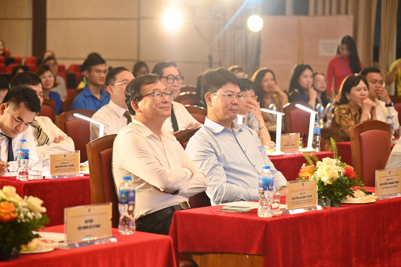 Trường Đại học Luật Hà Nội giành giải nhất Cuộc thi tìm hiểu pháp luật Đất đai năm 2024