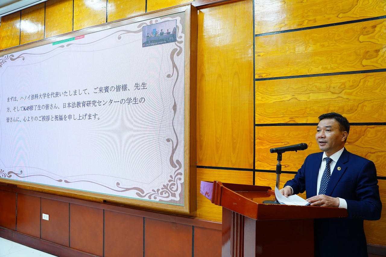 Trao chứng nhận tốt nghiệp cho sinh viên Trung tâm Nghiên cứu và Đào tạo Pháp luật Nhật Bản