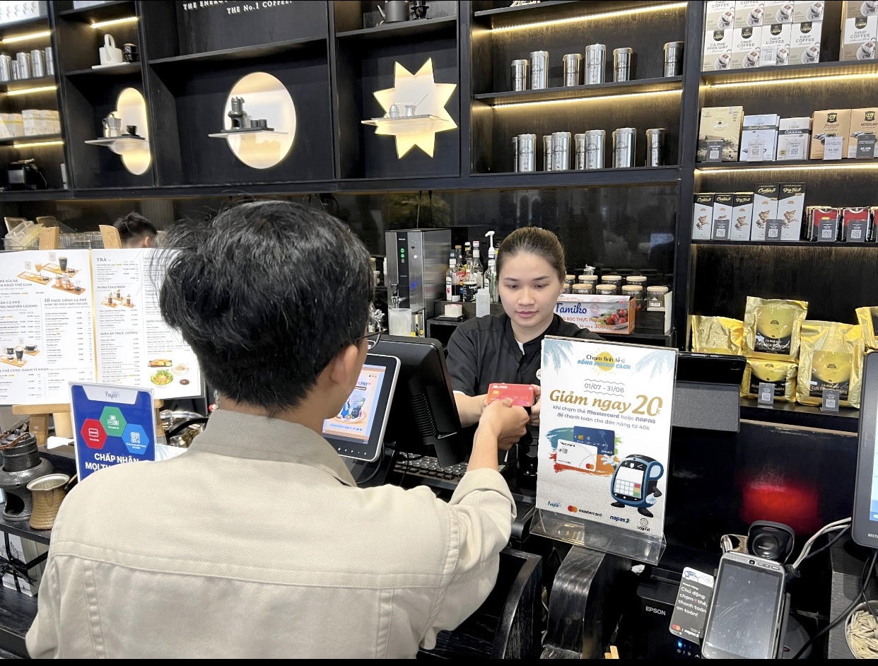 Napas và Mastercard triển khai chiến dịch khuyến mại toàn quốc, đẩy mạnh thanh toán không tiếp xúc