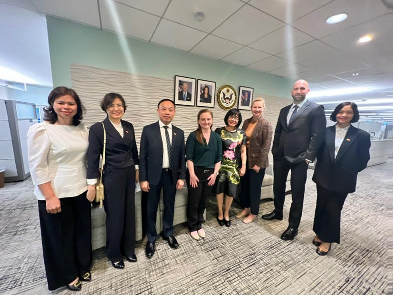 Tiếp tục thúc đẩy hơn nữa hợp tác pháp luật và tư pháp, hợp tác đào tạo luật với các đối tác Hoa Kỳ