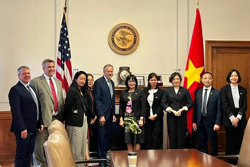 Tiếp tục thúc đẩy hơn nữa hợp tác pháp luật và tư pháp, hợp tác đào tạo luật với các đối tác Hoa Kỳ