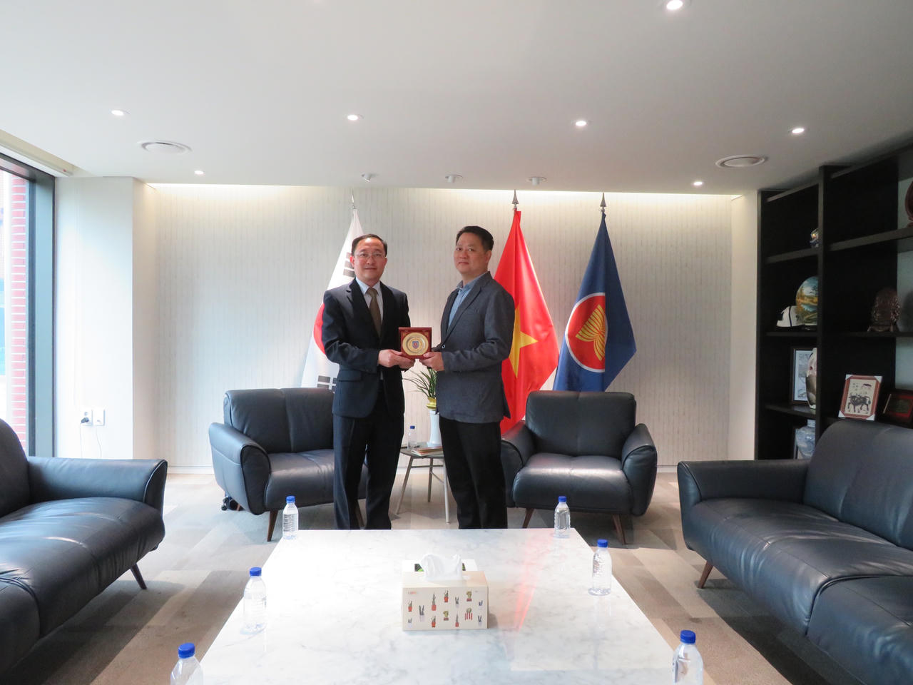 Đoàn công tác Cục PBGDPL thăm và làm việc tại Đại sứ quán Việt Nam tại Hàn Quốc và Quỹ xúc tiến truyền thông Hàn Quốc