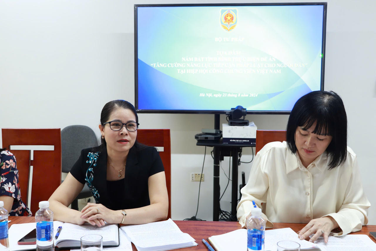 Phát huy vai trò công chứng viên trong tăng cường năng lực tiếp cận pháp luật cho người dân