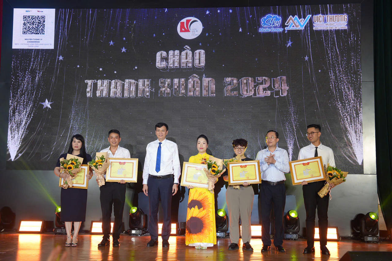 Lớp Luật sư chất lượng cao Khóa 6 đạt giải nhất cuộc thi Tài năng luật sư 2024