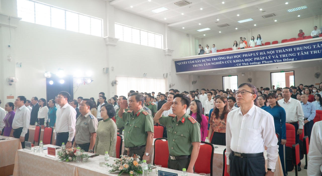 Phân hiệu Trường Đại học Luật Hà Nội tại tỉnh Đắk Lắk khai giảng Khóa 49 trình độ đại học và Cao học luật Khóa 32