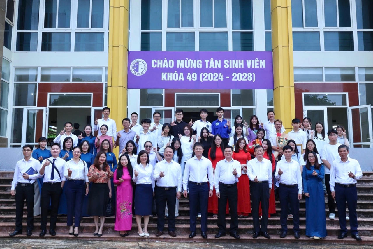 Phân hiệu Trường Đại học Luật Hà Nội tại tỉnh Đắk Lắk khai giảng Khóa 49 trình độ đại học và Cao học luật Khóa 32