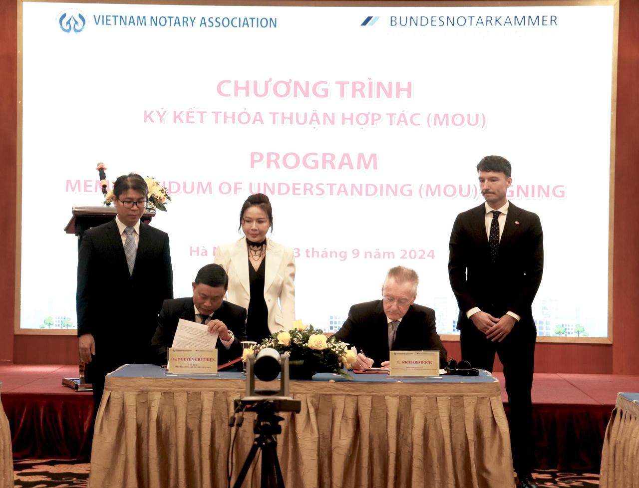 Hiệp hội Công chứng viên Việt Nam và Hiệp hội Công chứng Liên bang Đức ký kết bản ghi nhớ hợp tác