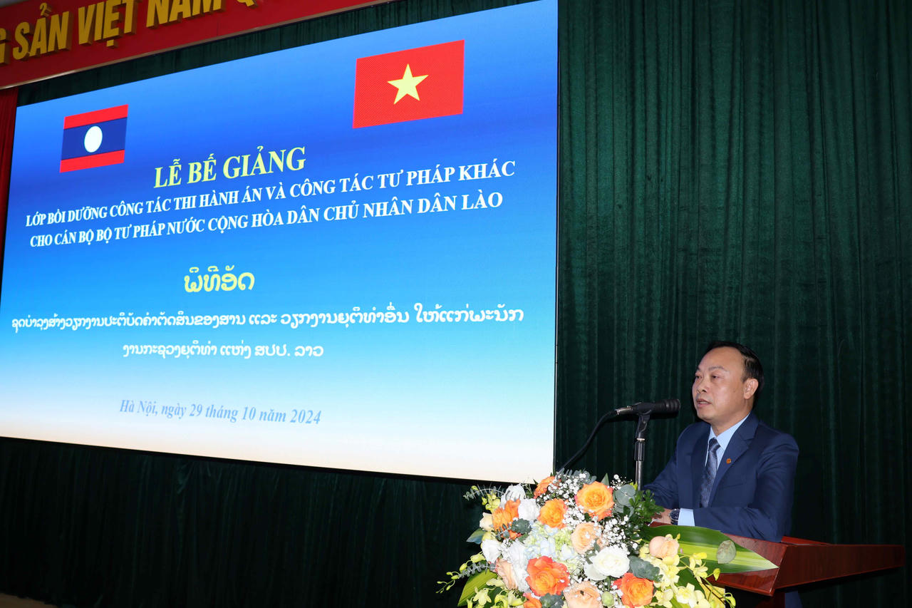 Học viện Tư pháp: Bế giảng lớp bồi dưỡng công tác thi hành án cho cán bộ tư pháp nước CHDCND Lào