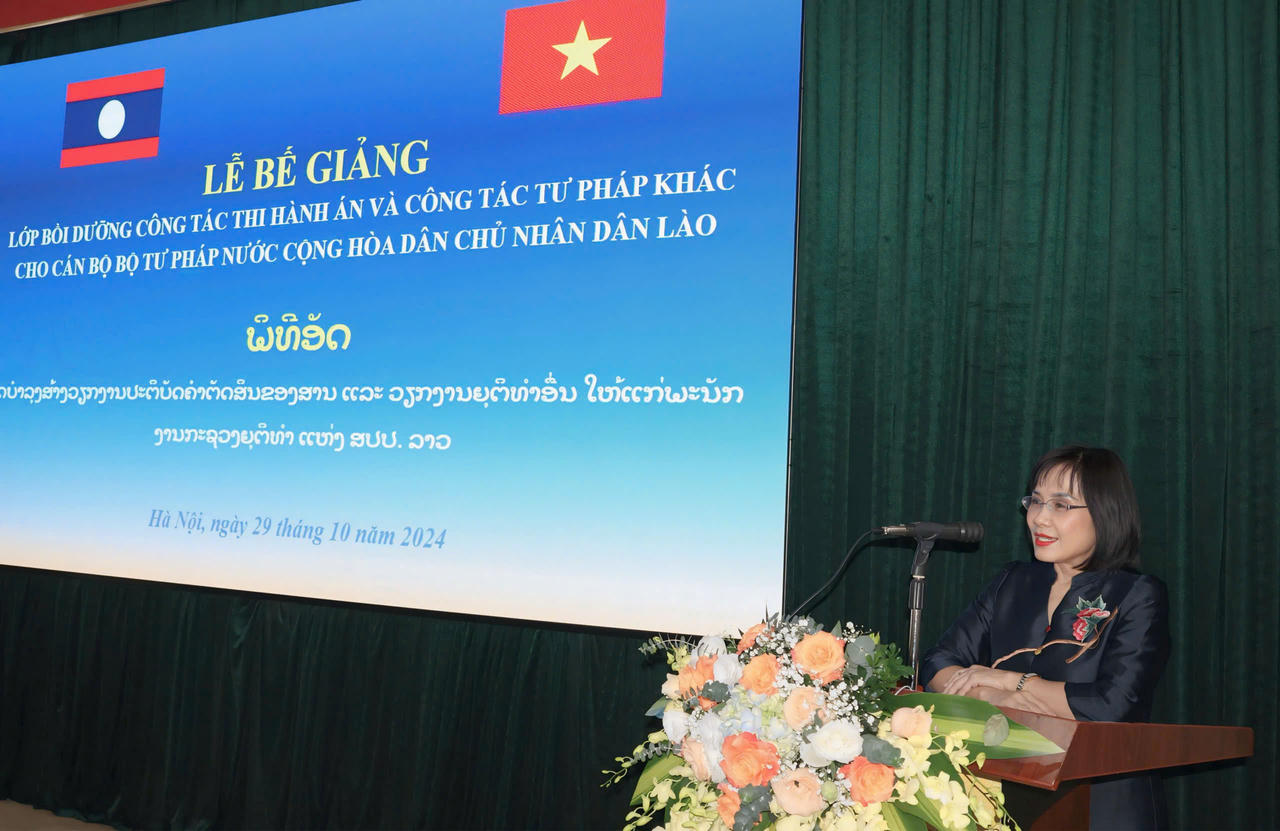 Học viện Tư pháp: Bế giảng lớp bồi dưỡng công tác thi hành án cho cán bộ tư pháp nước CHDCND Lào