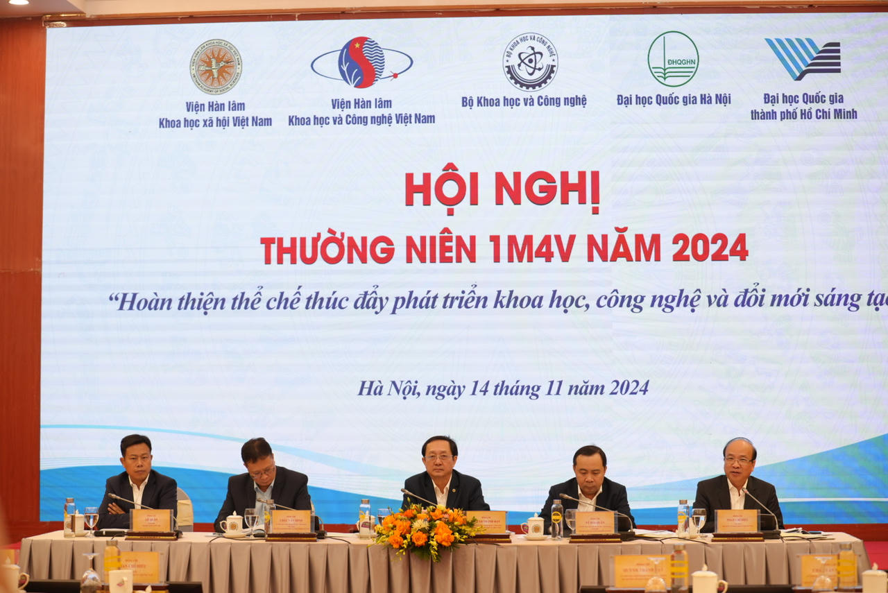 Chú trọng hoàn thiện thể chế thúc đẩy phát triển khoa học, công nghệ và đổi mới sáng tạo