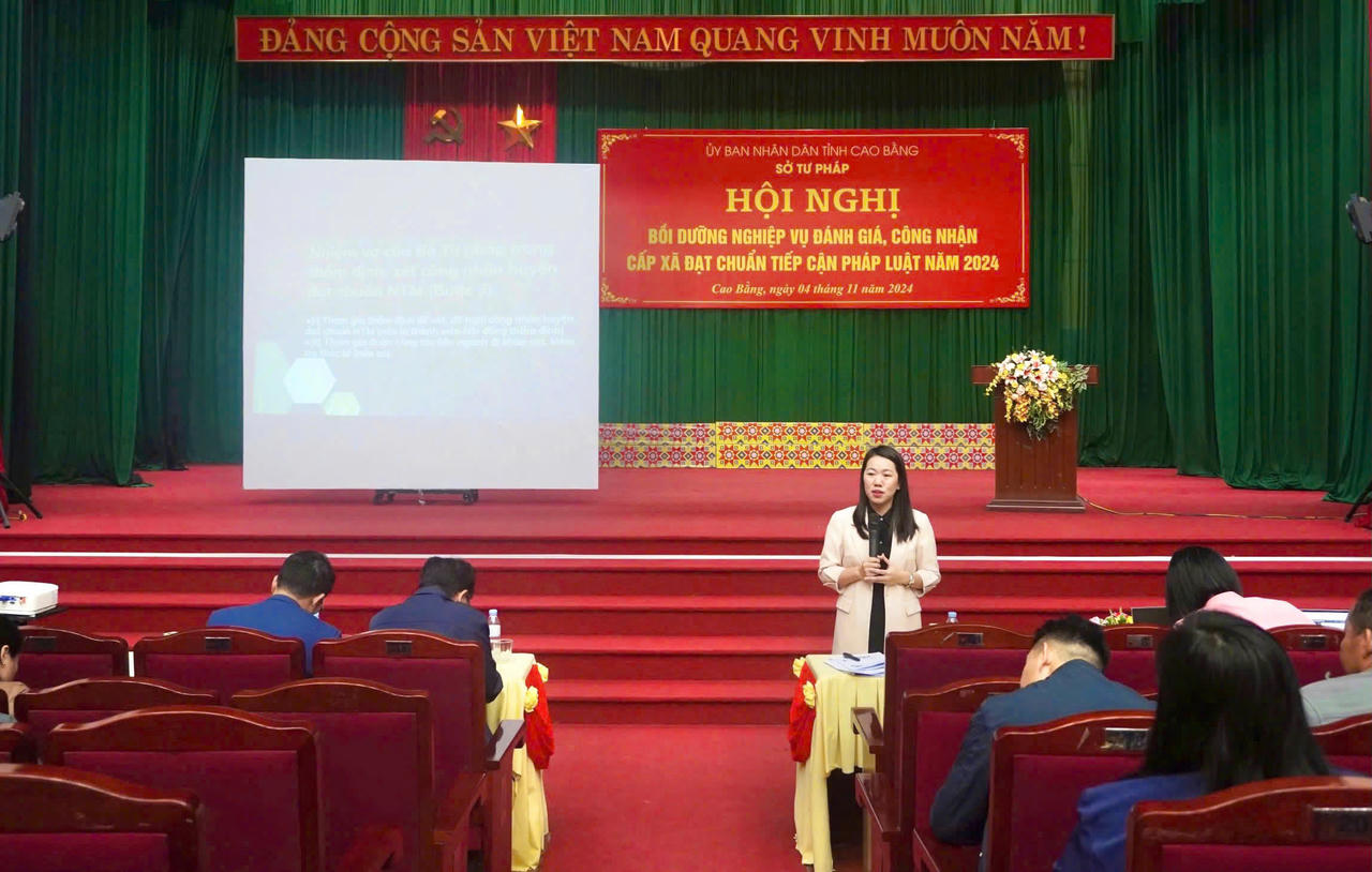 Bộ Tư pháp hỗ trợ tập huấn nghiệp vụ đánh giá, công nhận đạt chuẩn tiếp cận pháp luật tại tỉnh Cao Bằng