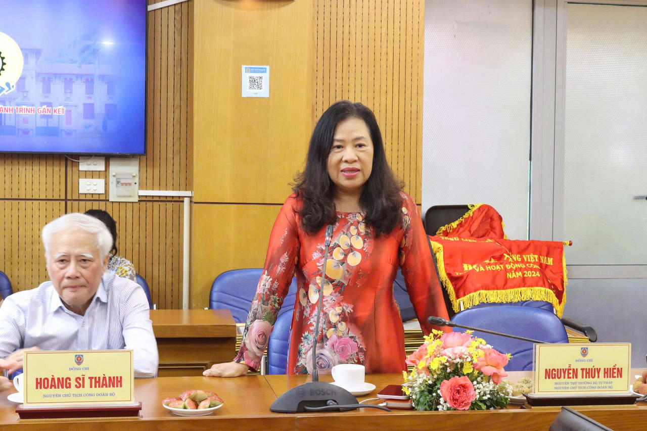 Gặp mặt, tri ân các thế hệ cán bộ công đoàn Bộ Tư pháp