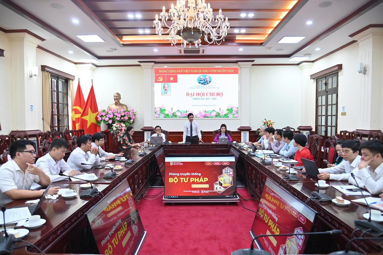 Chi bộ Cục Công nghệ thông tin: Tiên phong trong thực hiện nhiệm vụ chuyển đổi số toàn diện của ngành Tư pháp