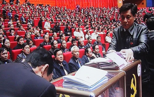 1.510 đại biểu hoàn tất bỏ phiếu bầu Ban Chấp hành TƯ khóa XII