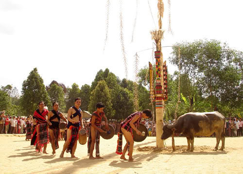 Yêu cầu cấp thiết trước nguy cơ mai một văn hóa các dân tộc