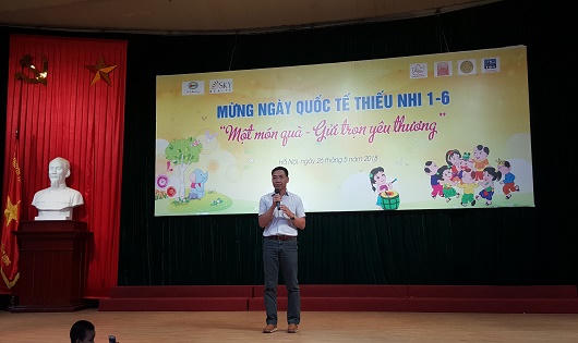 Tết Thiếu nhi sớm cho các bệnh nhi tại Viện Huyết học và Truyền máu TƯ