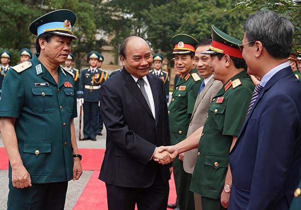 Thủ tướng thăm lực lượng nòng cốt bảo vệ không phận, mặt đất, biển đảo của Tổ quốc