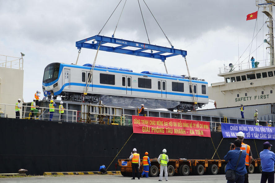 Tàu Metro số 1 được lắp đặt thành công tại Depot Long Bình 