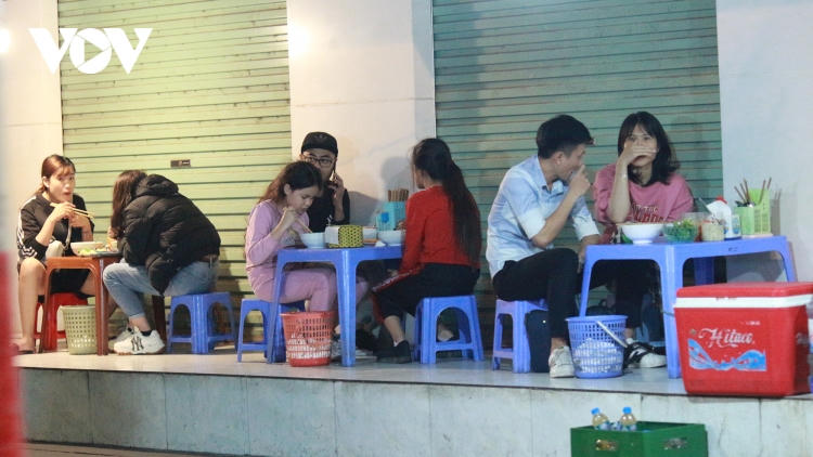 Hà Nội tính đến việc tháo gỡ dần các biện pháp hạn chế để phòng dịch