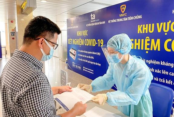 Triển khai dịch vụ xét nghiệm COVID-19 tại sân bay Tân Sơn Nhất