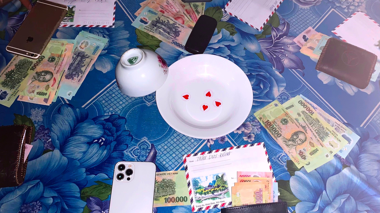 Bắt quả tang nhóm đối tượng tụ tập "sát phạt" giữa thời điểm giãn cách xã hội