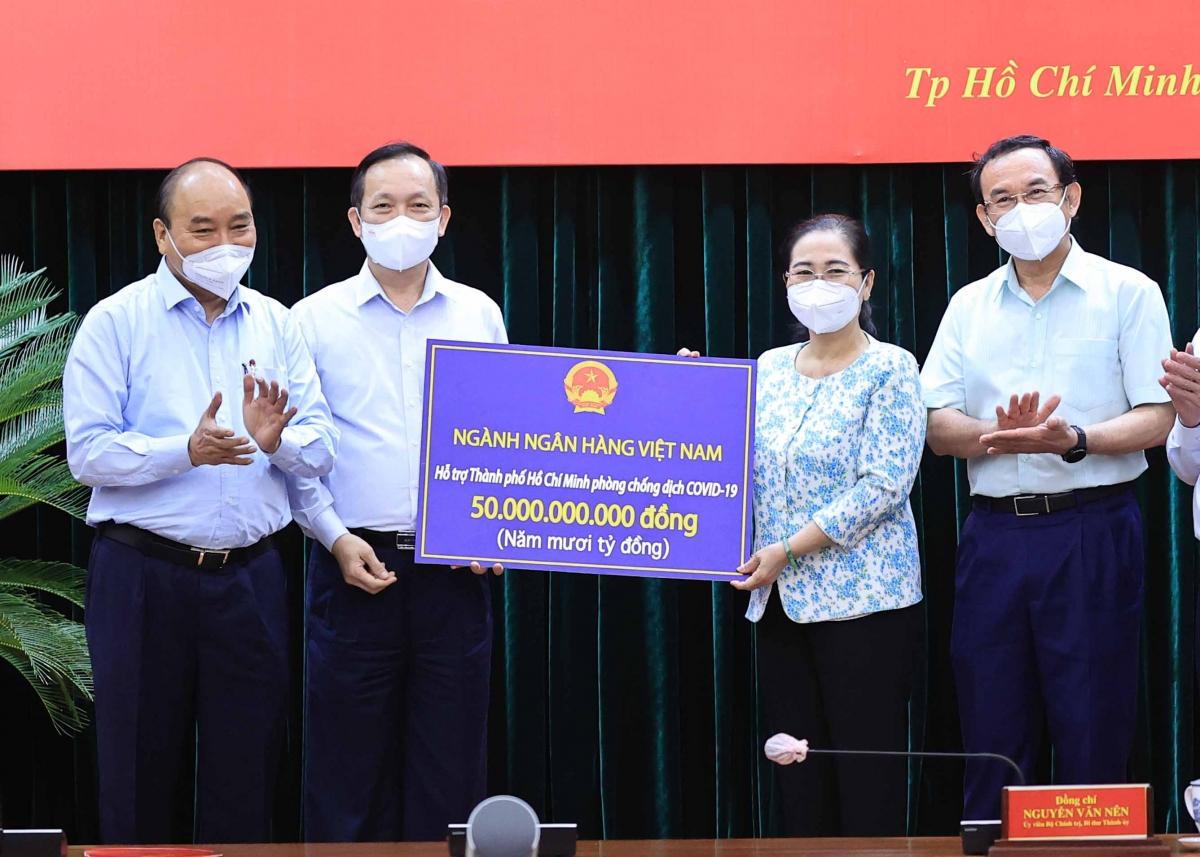 Chủ tịch nước: "Không được để tình trạng người ốm không được chăm sóc"