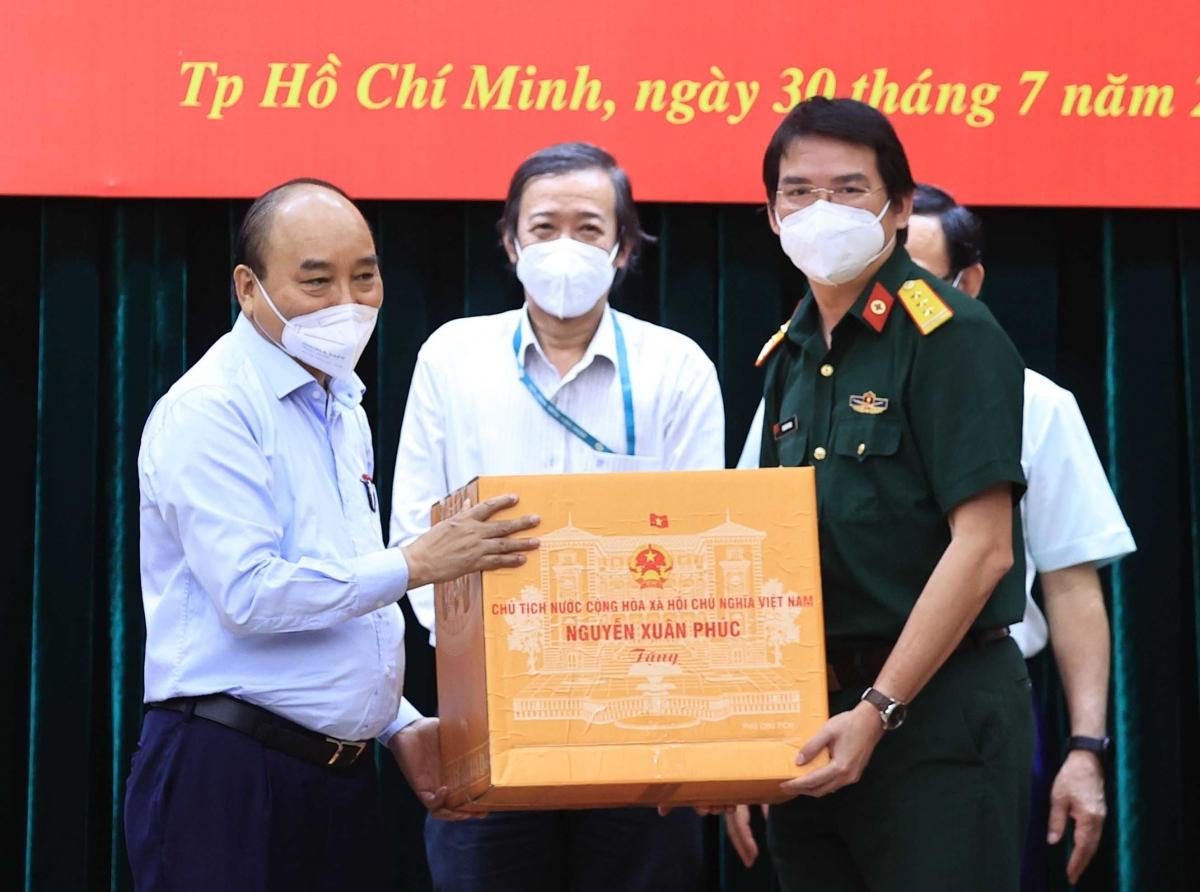 Chủ tịch nước: "Không được để tình trạng người ốm không được chăm sóc"