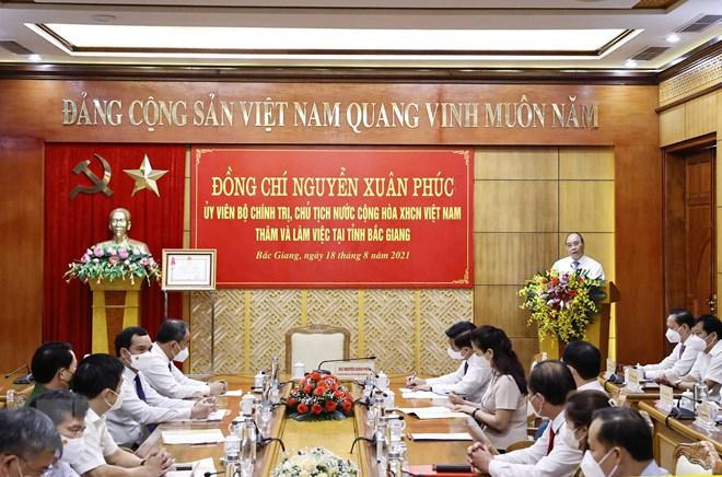Chủ tịch nước Nguyễn Xuân Phúc tặng Huân chương Lao động hạng Ba cho Bắc Giang