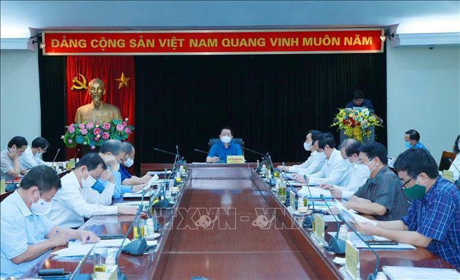 Nhiều tác giả chạy theo xu hướng giật gân, câu khách, thẩm mỹ lệch lạc