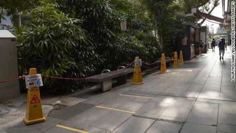 Trung Quốc 'báo động' sau một ca COVID-19 bất thường nhập cảnh