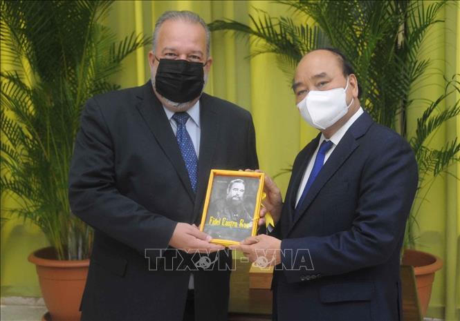 Chủ tịch nước muốn mở rộng hợp tác với Cuba về cung ứng, chuyển giao công nghệ sản xuất vaccine phòng COVID-19