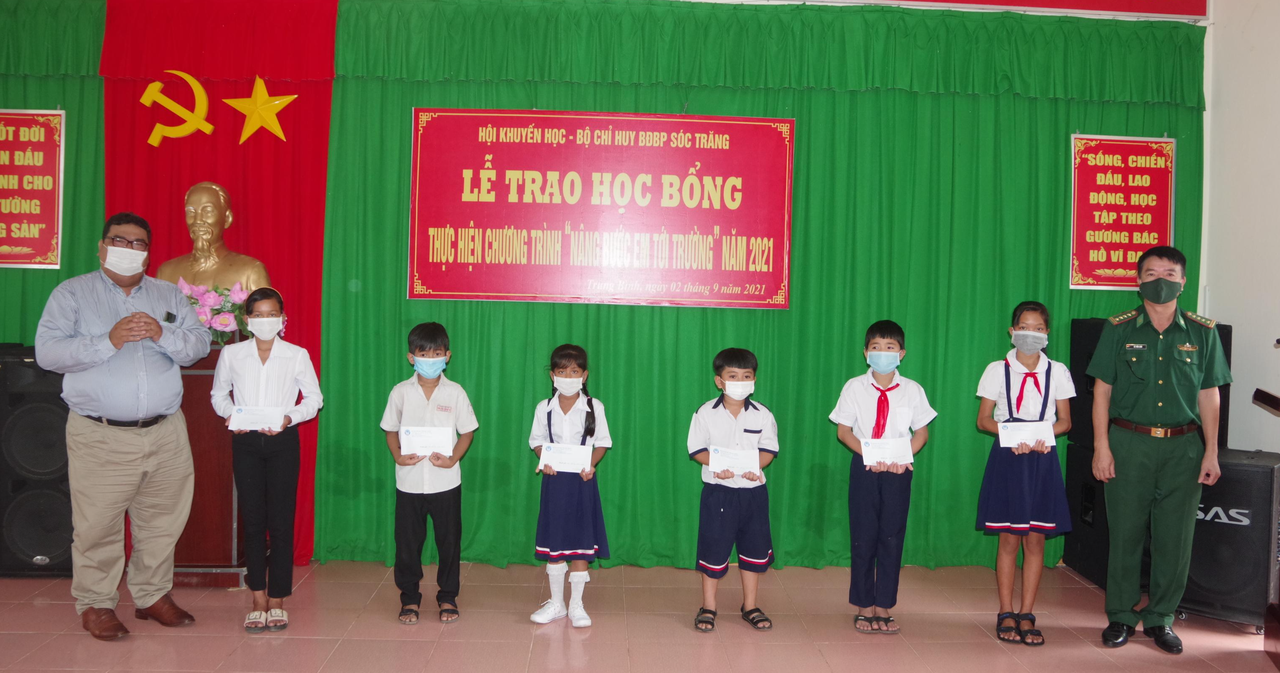 Vun đắp nghĩa tình quân dân từ những mầm xanh vùng biên giới