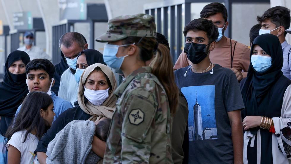 Nữ quân nhân bị tấn công trong trại tị nạn 