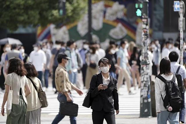 Tân Thủ tướng Nhật Bản nhậm chức với "gánh nặng" virus và nền kinh tế