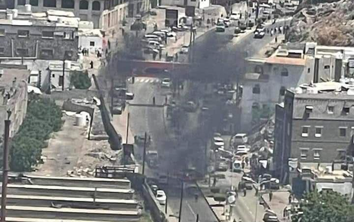 Đánh bom nhằm vào đoàn xe của thị trưởng làm 10 người thương vong