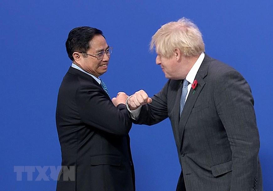 Thủ tướng tiếp xúc song phương lãnh đạo các nước và tổ chức quốc tế bên lề COP26