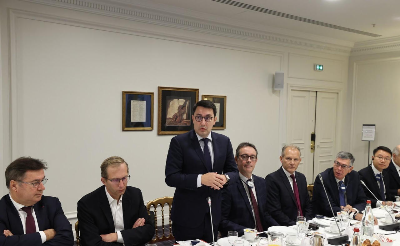 Thủ tướng làm việc với nhiều tập đoàn lớn của Pháp