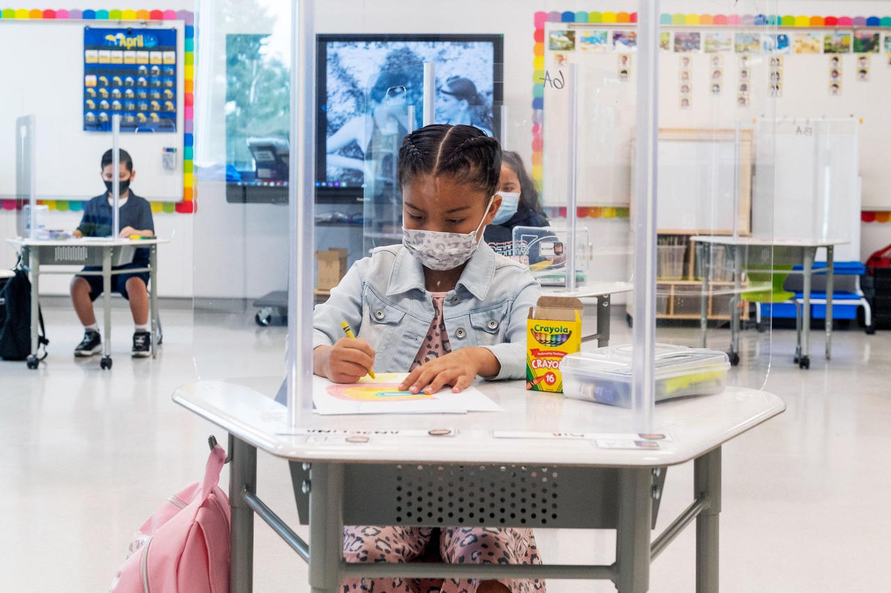 Biến thể Delta đáng sợ đã có "cháu" dễ lây truyền hơn