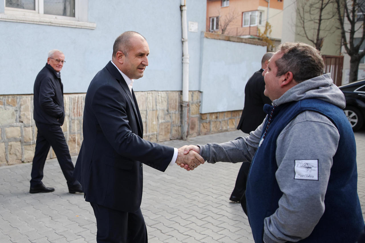 Tổng thống Bulgaria Radev giành chiến thắng nhờ tấm vé "chống tham nhũng"