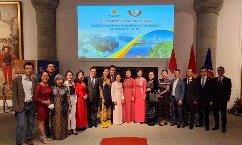 Chủ tịch nước lên đường thăm chính thức Thụy Sĩ và Liên bang Nga