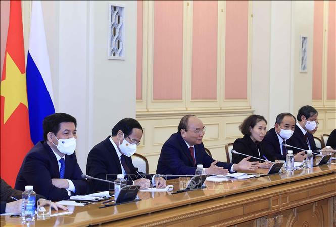 Chủ tịch nước Nguyễn Xuân Phúc hội kiến Thủ tướng LB Nga 