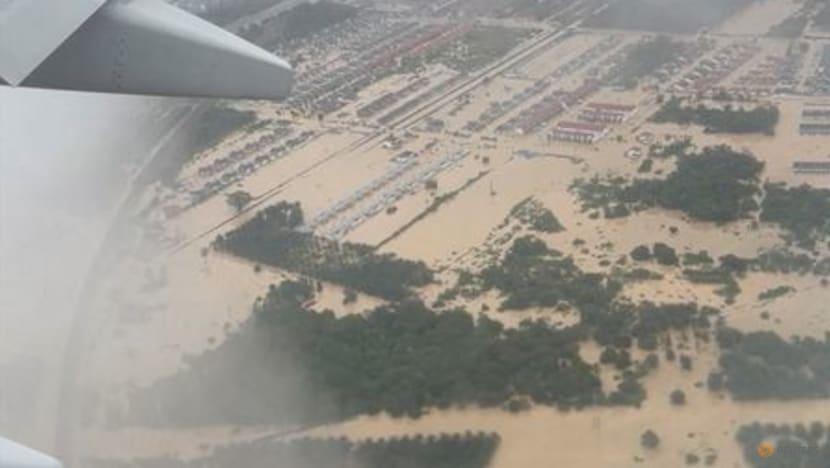 Trận lụt "100 năm mới có một lần" buộc hơn 40.000 người phải di dời 