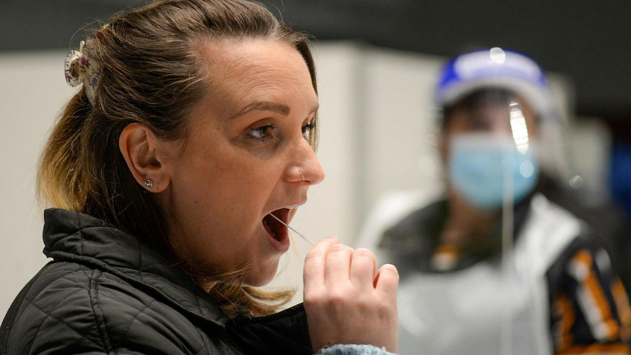 Omicron có biến thể phụ mới BA.2 rất khó theo dõi