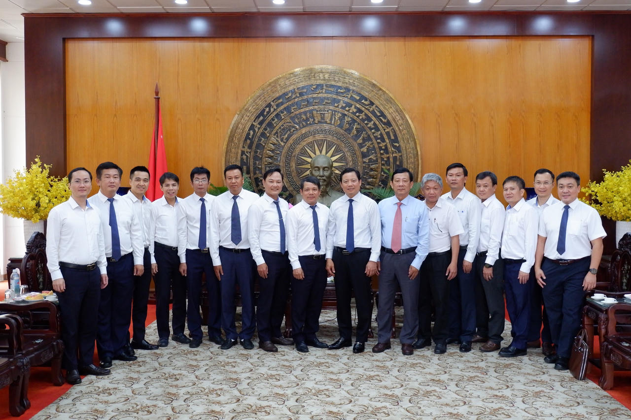 MobiFone - Long An ký kết thỏa thuận hợp tác về chuyển đổi số