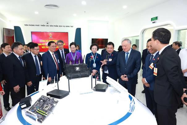 Đảng bộ Tập đoàn VNPT nhiệm kỳ 2025-2030: Đổi mới mạnh mẽ phương thức lãnh đạo, khẳng định vai trò chủ lực của tập đoàn công nghệ tiên phong, đồng hành cùng đất nước vươn mình trong kỷ nguyên số