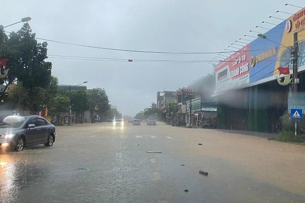 Mưa lớn khiến hơn 80 nhà dân tại TP Lào Cai bị ngập