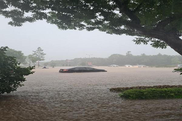 Mưa lớn khiến hơn 80 nhà dân tại TP Lào Cai bị ngập
